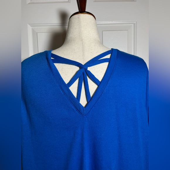 Lane Bryant Women’s Royal Blue V-Neck Short Sleeve Top - Picture 6 of 8